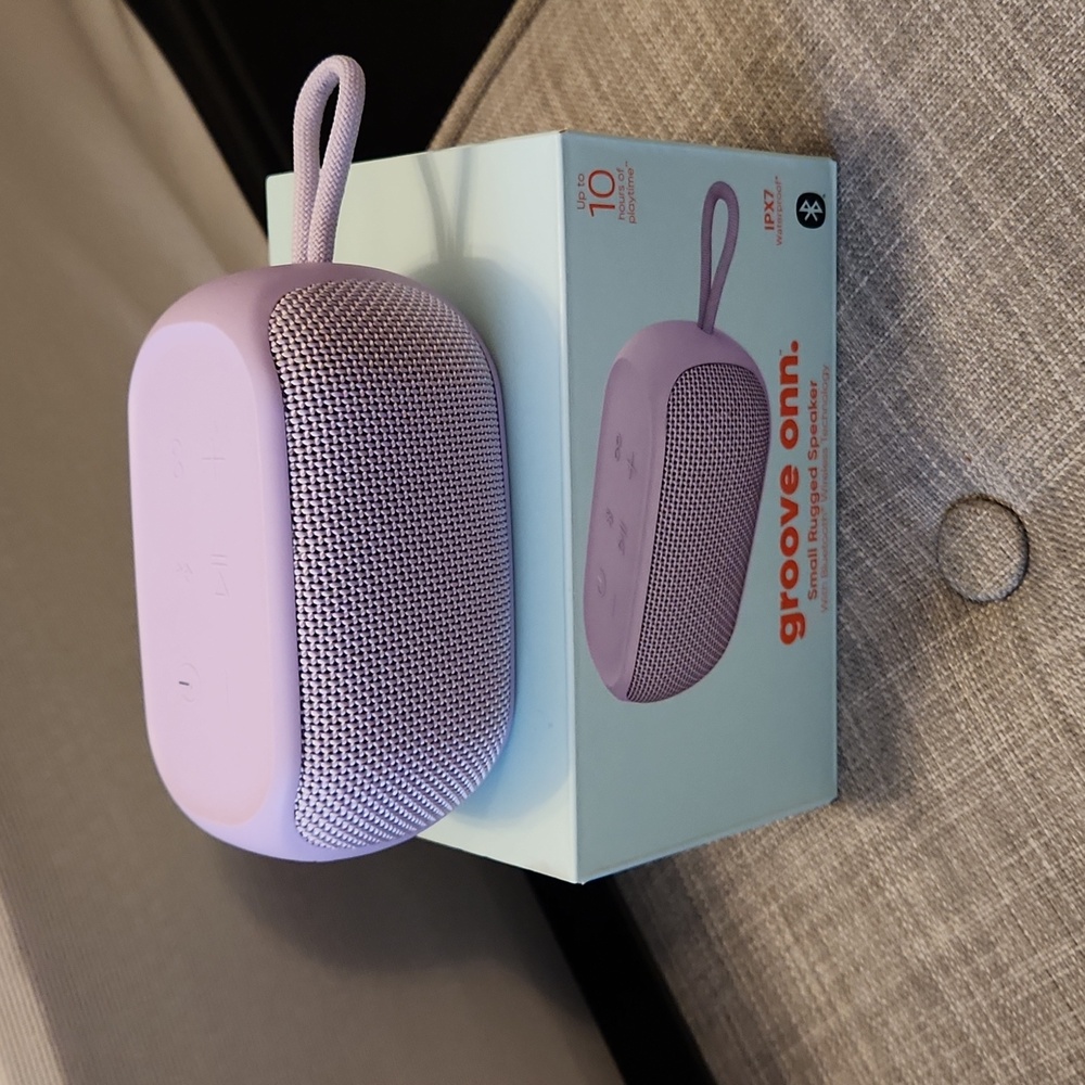 Groove onn small rugged speaker